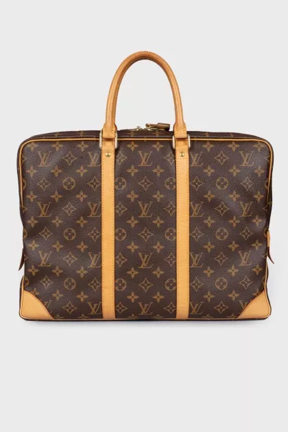Flat bag with signature print