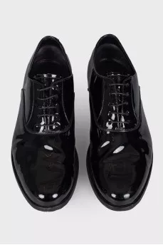 Patent shoes with lacing