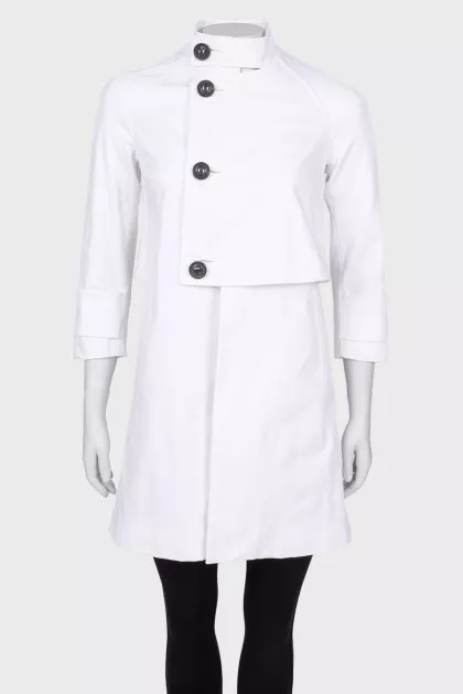 White coat with asymmetry