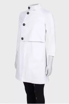 White coat with asymmetry