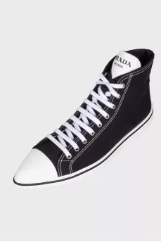 Кеды с острым носком