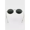 Sunglasses with round lenses