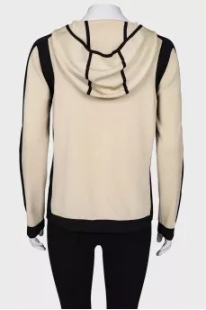 T-shirt and sweater set