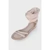 Flat sandals with textiles