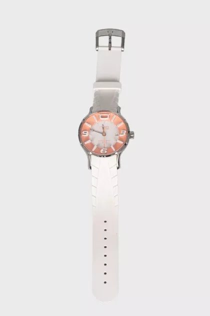 Watch with two rubber straps