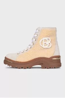 Lace-up boots