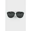 Sunglasses with brand logo on the temples