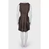 Sleeveless dress with belt