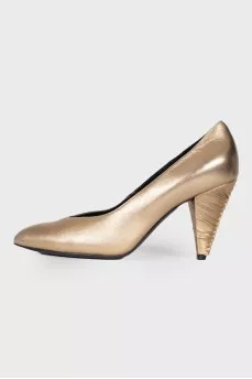 Золотистые туфли Creased Heel Pump 85