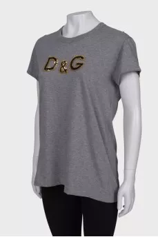 Gray T-shirt with sequin logo and tag