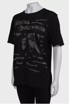 Black printed T-shirt with tag