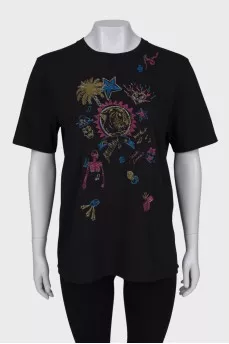 T-shirt with embroidery, with a tag