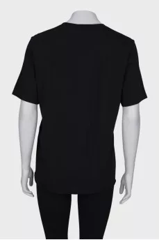 T-shirt with embroidery, with a tag