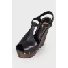 Wood grain wedge sandals