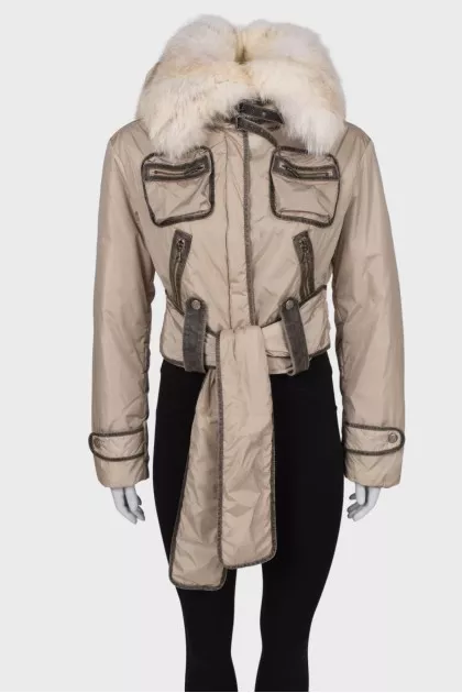 Short jacket with fur
