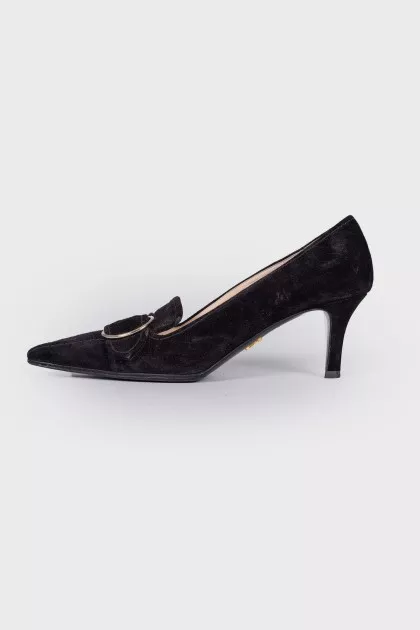 Замшеві туфлі з гострим носком