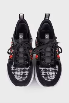 Black sneakers with side appliqué