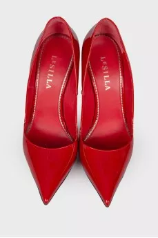 Red patent leather shoes
