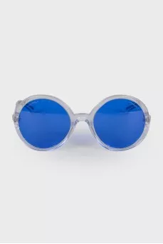 Sunglasses with blue lenses