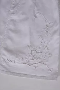 Джинсовая юбка с узором