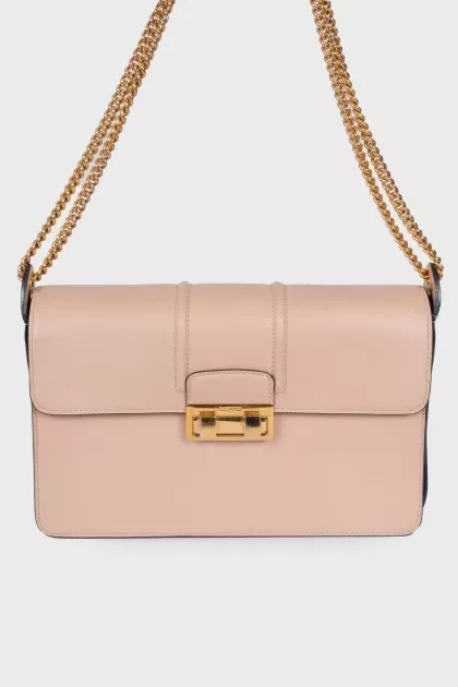 Powder bag with chain strap