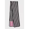 Scarf with houndstooth print