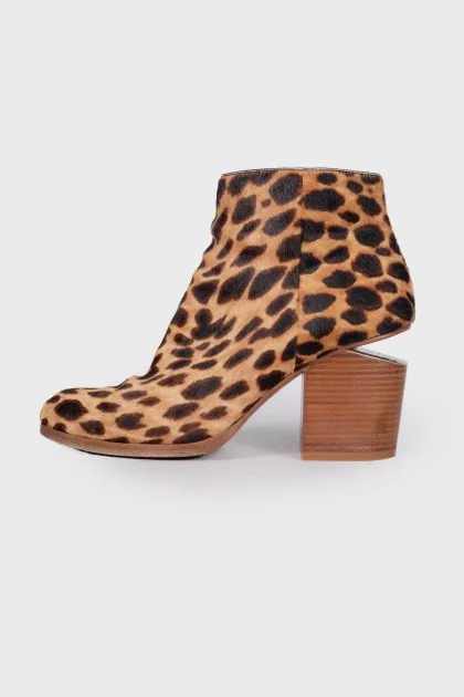 Gabi Cutout ankle boots