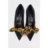 Shoes with textile bow