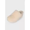 Platform slippers with fur