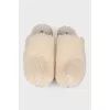 Platform slippers with fur