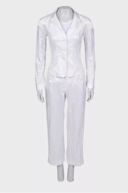 White suit with lace