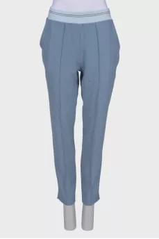 Blue trousers with elastic