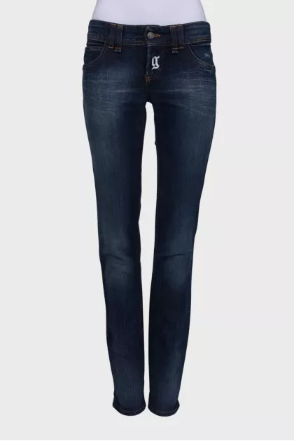 Blue jeans with embroidery