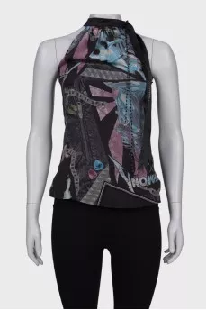 Blouse with abstract print and chain