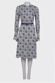 Dress with print, on the belt
