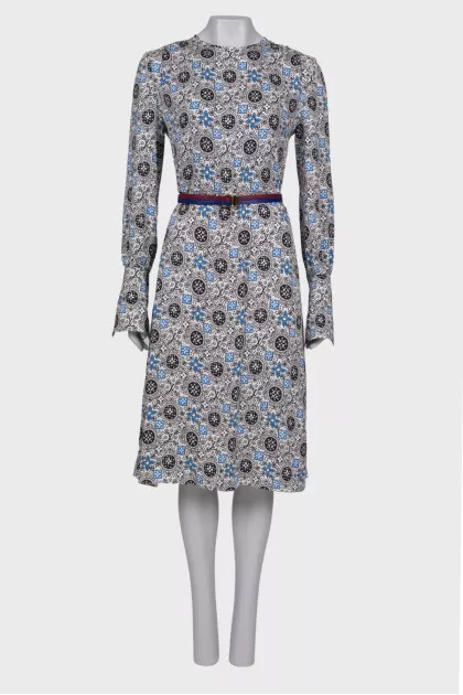 Dress with print, on the belt
