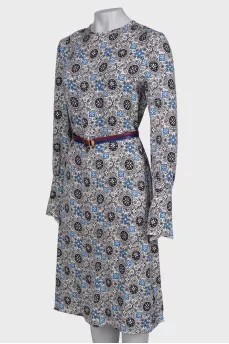 Dress with print, on the belt