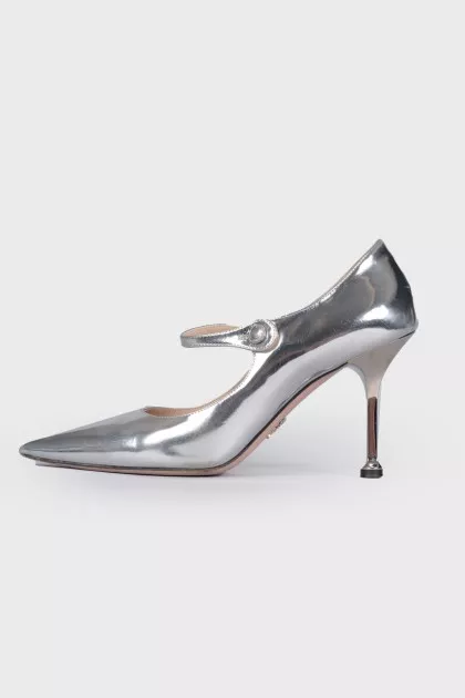 Silver button-down shoes
