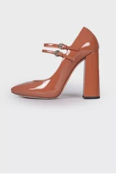 Leather brown shoes with straps