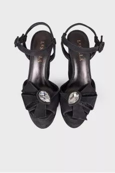 Black suede sandals with bow