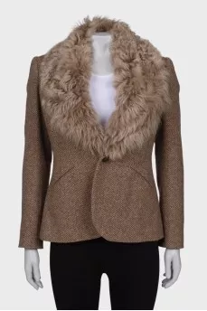 Jacket with fur on the lapels