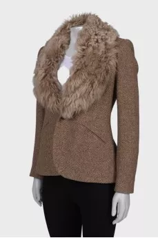Jacket with fur on the lapels