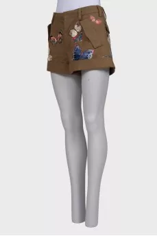 Shorts with butterfly embroidery