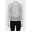 T-shirt with a slit at the back