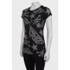 T-shirt with rhinestones and skulls