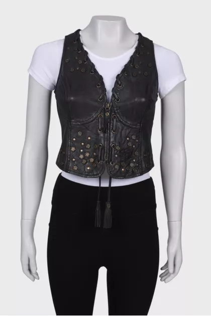 Leather vest with tassels