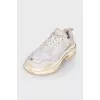 Белые кроссовки Triple S