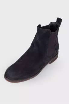 Suede black boots