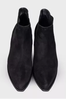 Pointed toecap suede boots