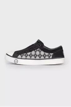 Sneakers with fur inside